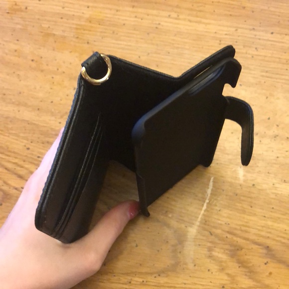 Michael Kors iPhone 6, 7, & 8 iPhone wallet case - Picture 4 of 6